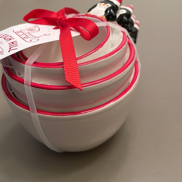 Sleigh Hill Trading Penguin Measuring Cups - Picture 2 of 4